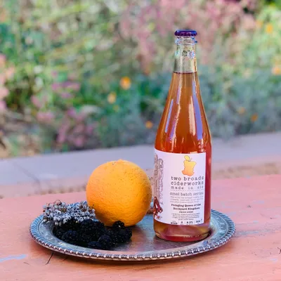 Foraging Queen of the Backyard Kingdom 2022